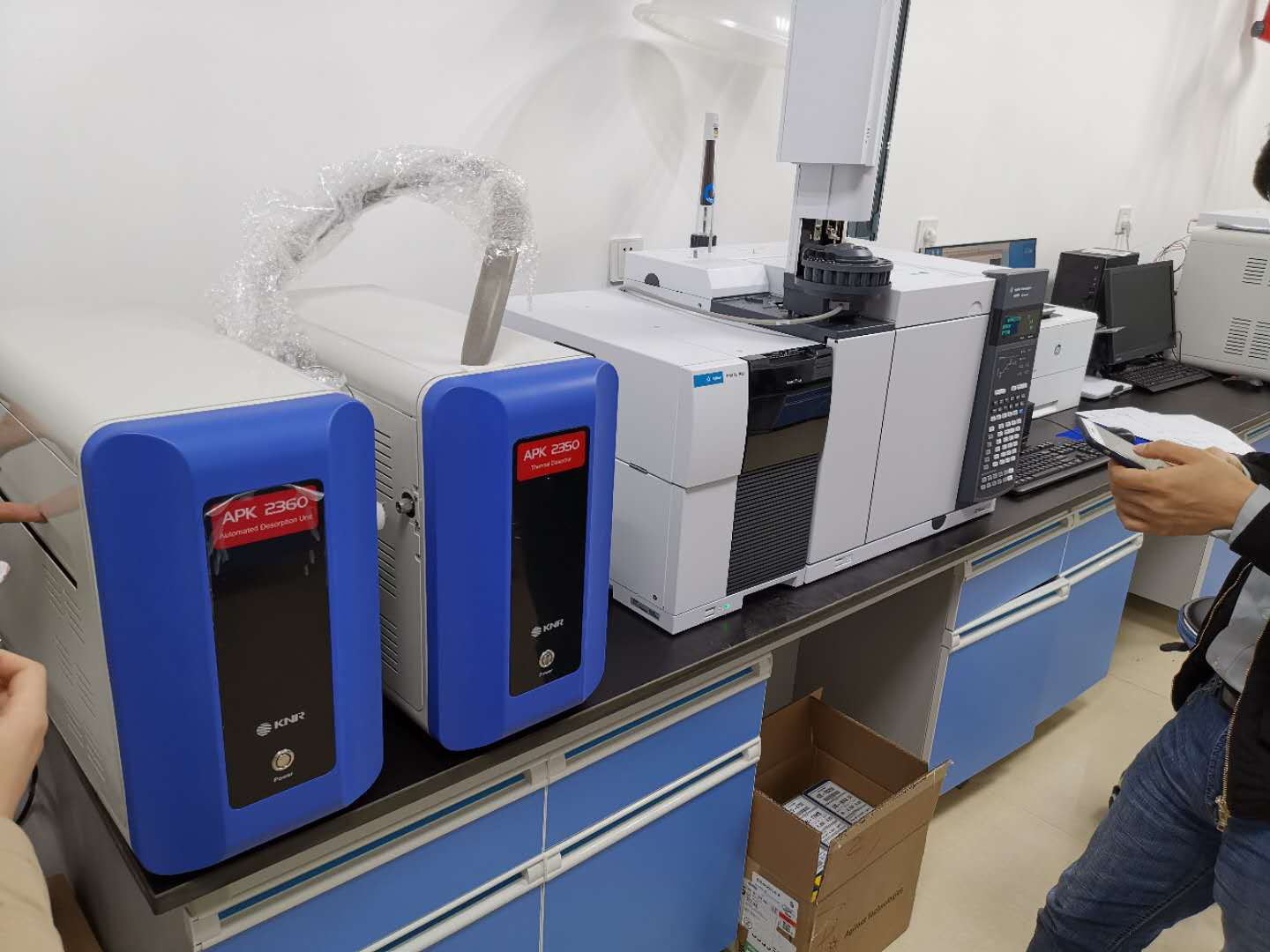 APK2300全自動(dòng)熱脫附儀環(huán)境監(jiān)測(cè)站交付情況